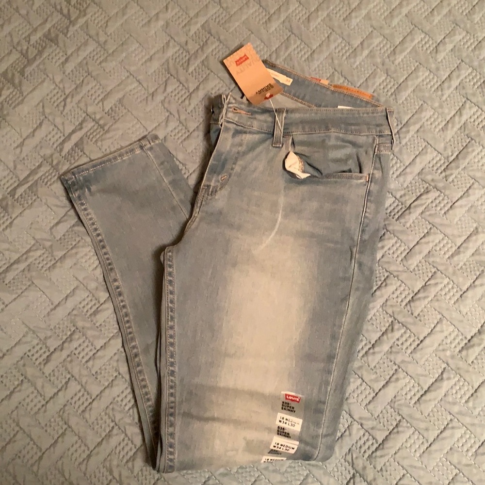 Levi’s 535 Super Skinny